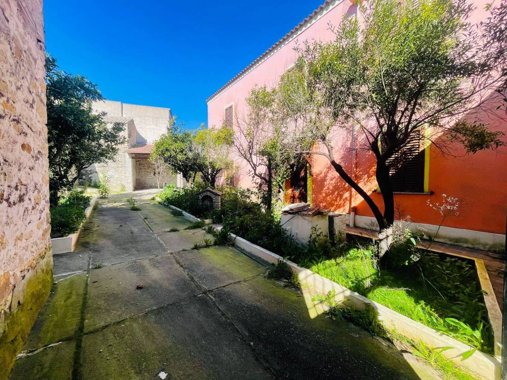 Casa indipendente a Villanovafranca in Via Regina Elena - Foto 3