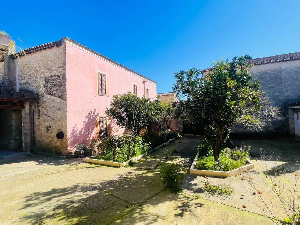 Casa indipendente a Villanovafranca in Via Regina Elena - Foto 5