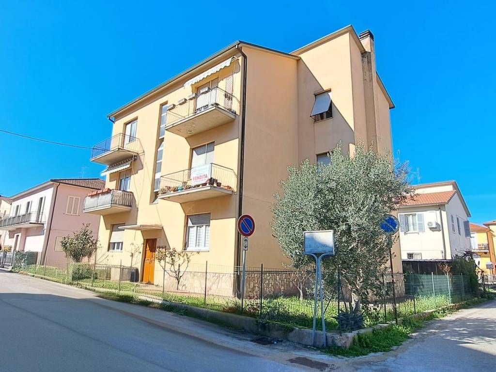 Appartamento a Spoleto in Via 2 Giugno - Foto 4