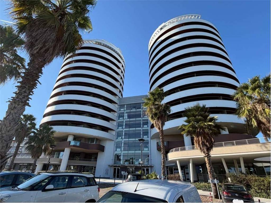 Appartamento a Pescara in via Largo Filomena Delli Castelli, 10 - Foto 2