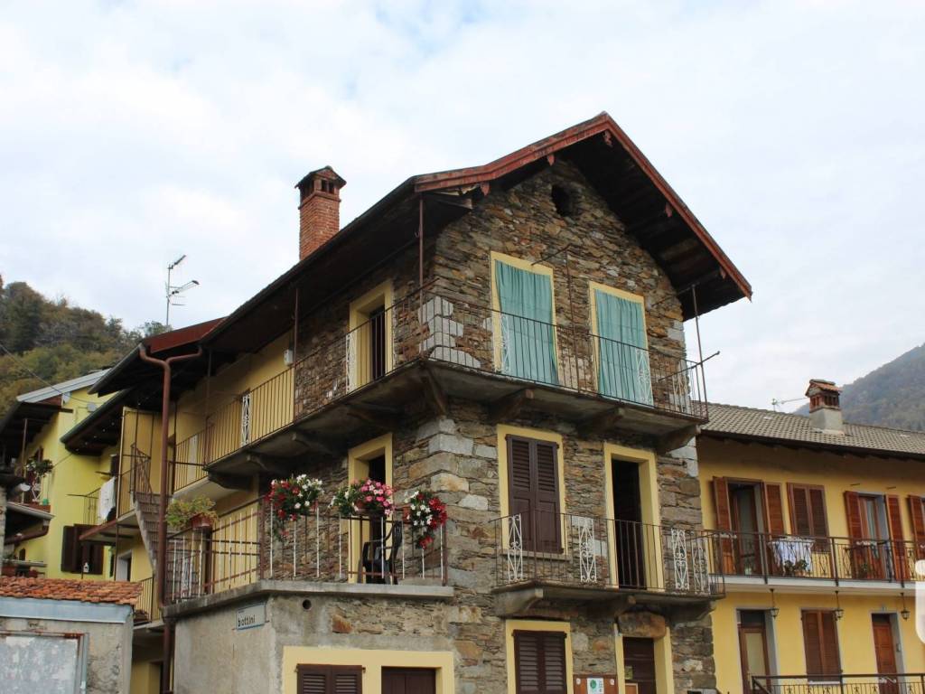Rustico / casale a San bernardino verbano in Piazza MARTIRI DELLA VALGRANDE - Foto 5