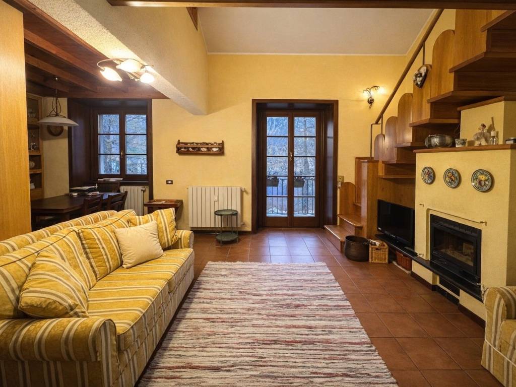 Attico / mansarda a Chiesa in valmalenco in Via Franco Sampietro, 4 - Foto 5