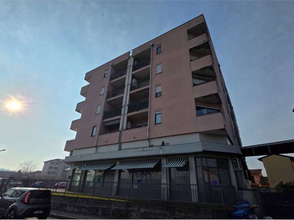 Appartamento a Como in Via Scalabrini, 50 - Foto 2