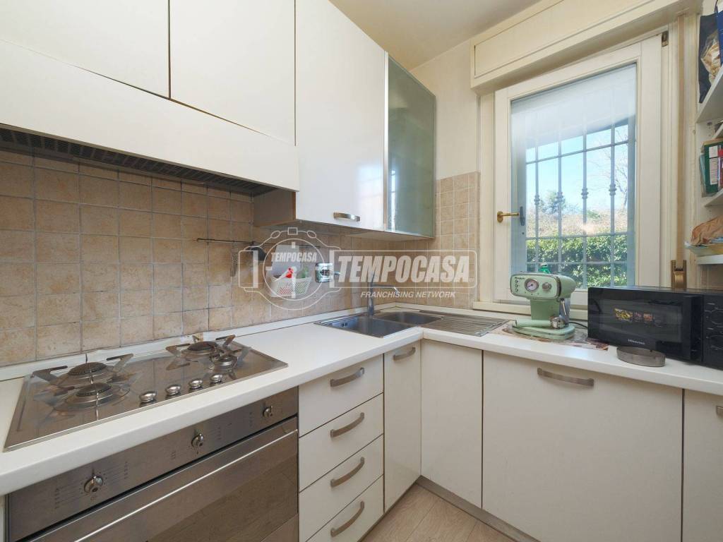 Appartamento a Roma in Via Giuseppe Silla 99 - Foto 2