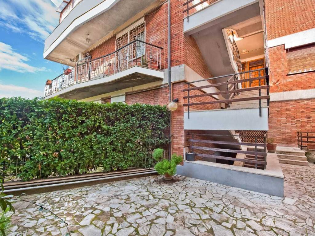 Appartamento a Grottaferrata in Via Campi d'Annibale, 16 - Foto 3