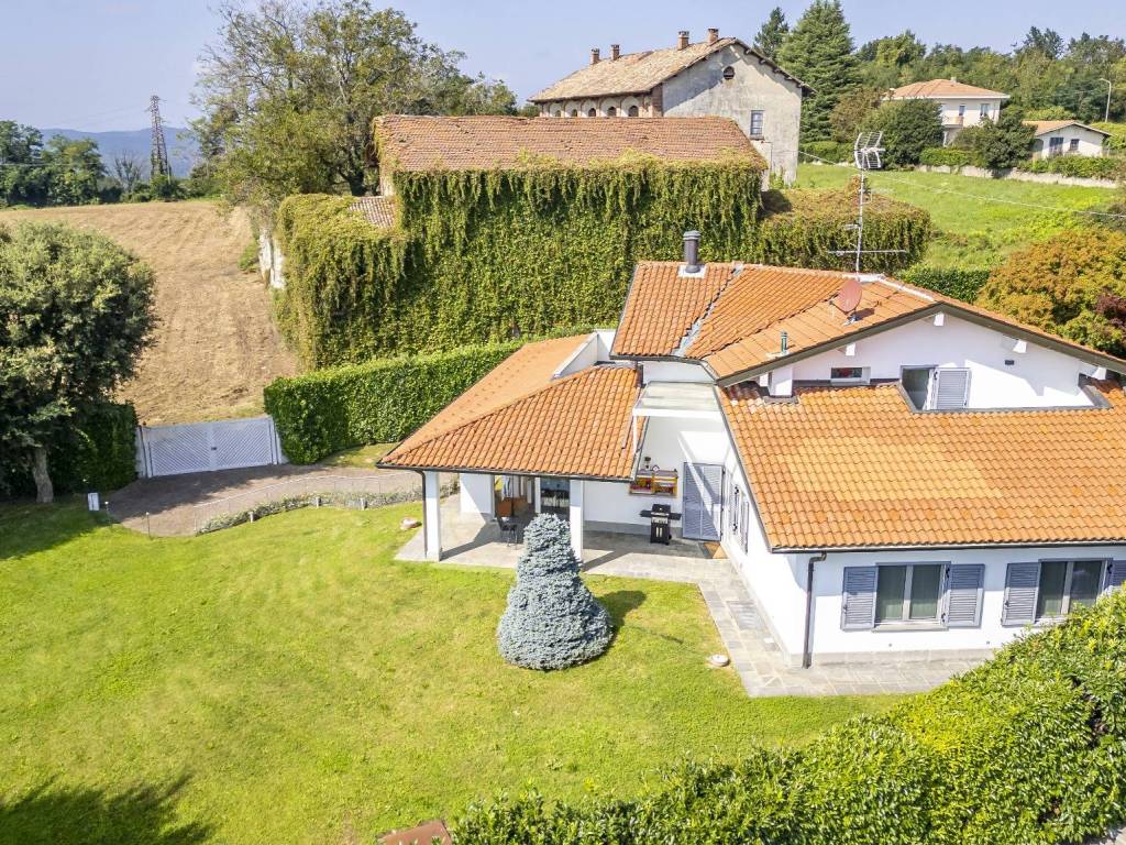 Villa a Sumirago in Via Vittoria, 6 - Foto 2