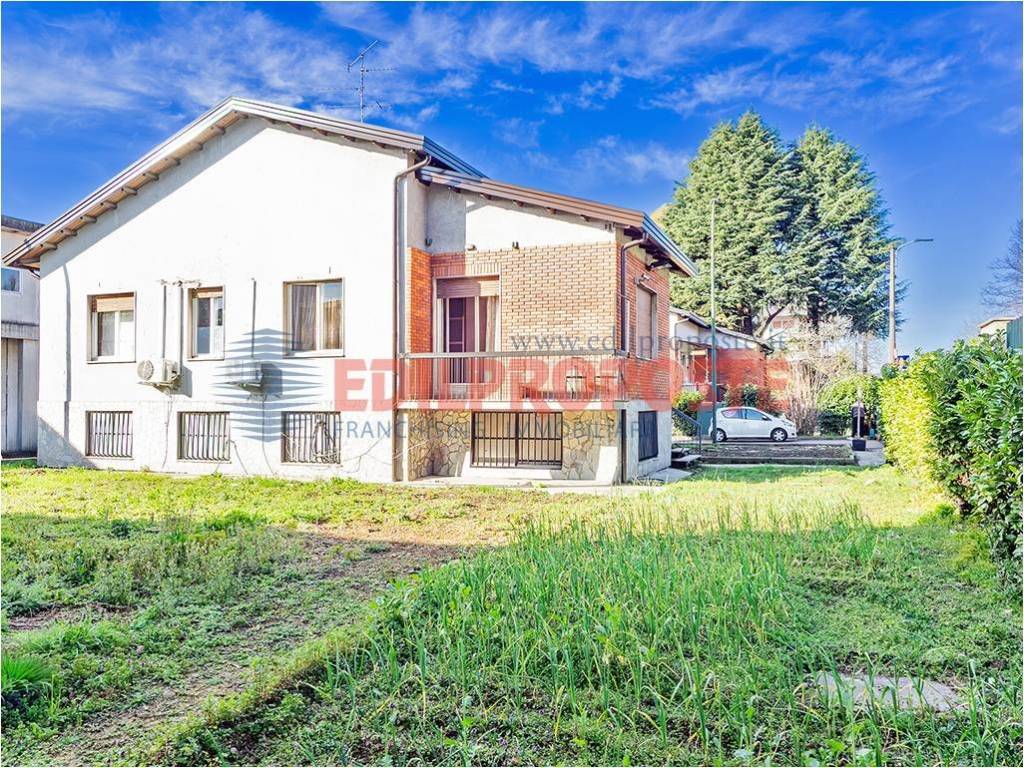 Villa a Limbiate in Via Sardegna, 3 - Foto 2