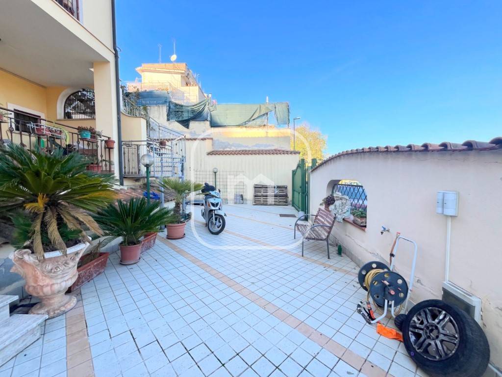 Villa a Roma in Via Sepino, 134 - Foto 2