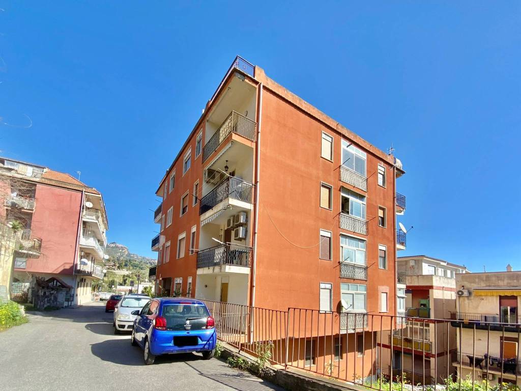 Appartamento a Giardini-naxos in Via degli Ulivi - Foto 3