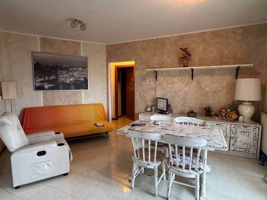 Appartamento a Venaria reale in Via Francesco Petrarca, 77 - Foto 2