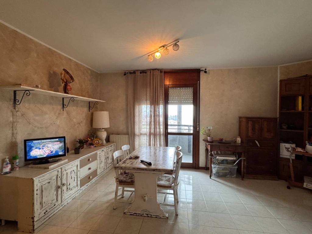 Appartamento a Venaria reale in Via Francesco Petrarca, 77 - Foto 4