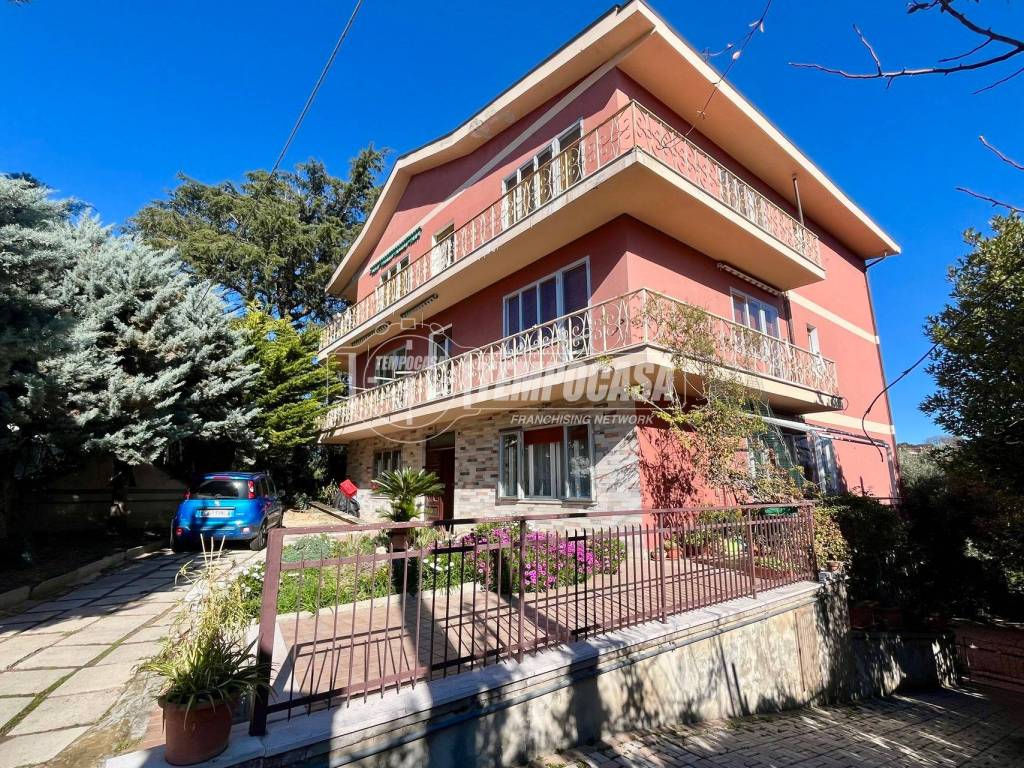 Appartamento a Pescara in Strada Colle Renazzo - Foto 2