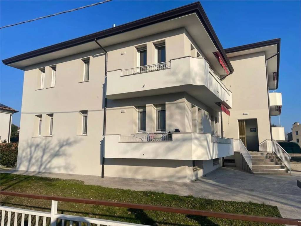 Appartamento a Motta di livenza in Via C. Gini, 12 - Foto 2