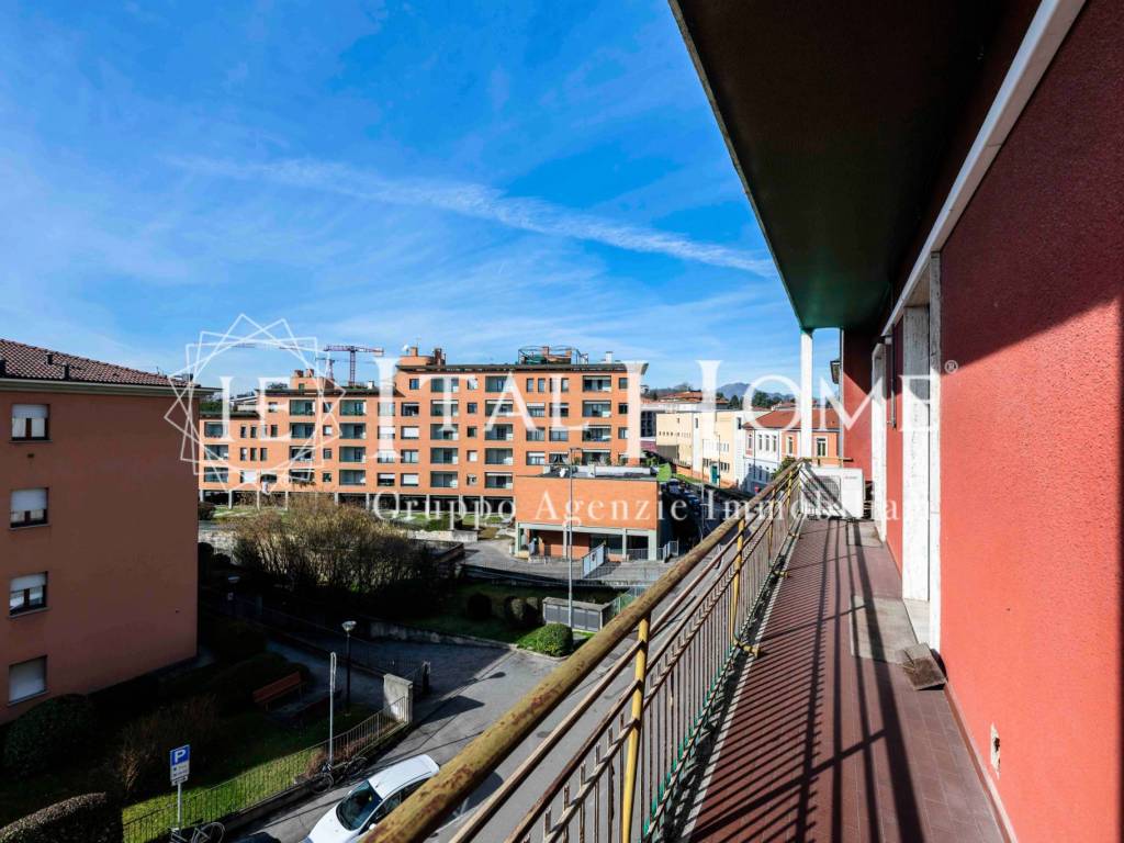 Appartamento a Bergamo in Via Alberico da Rosciate, 28 - Foto 2