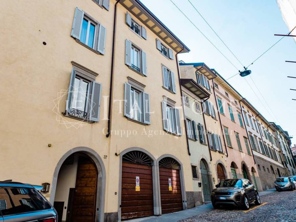 Attico / mansarda a Bergamo in Via San Tomaso - Foto 2