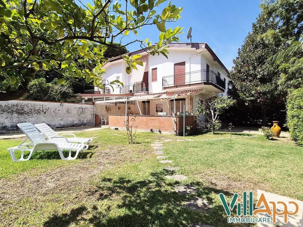Villa a Fondi in Viale Delle Rose, 15 - Foto 2