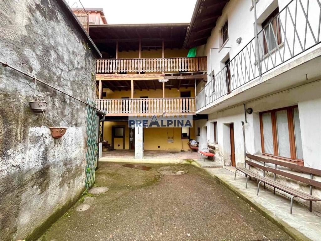 Casa indipendente a Gandino in VIA IV NOVEMBRE, 35 - Foto 4