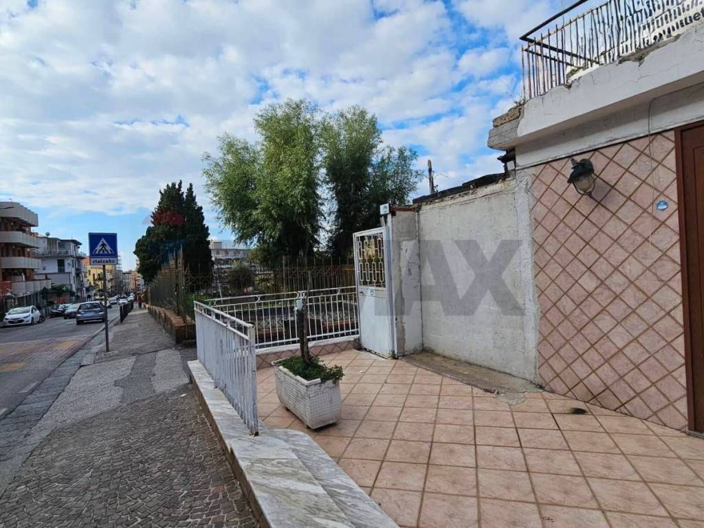 Casa indipendente a Pozzuoli in Via Solfatara - Foto 2