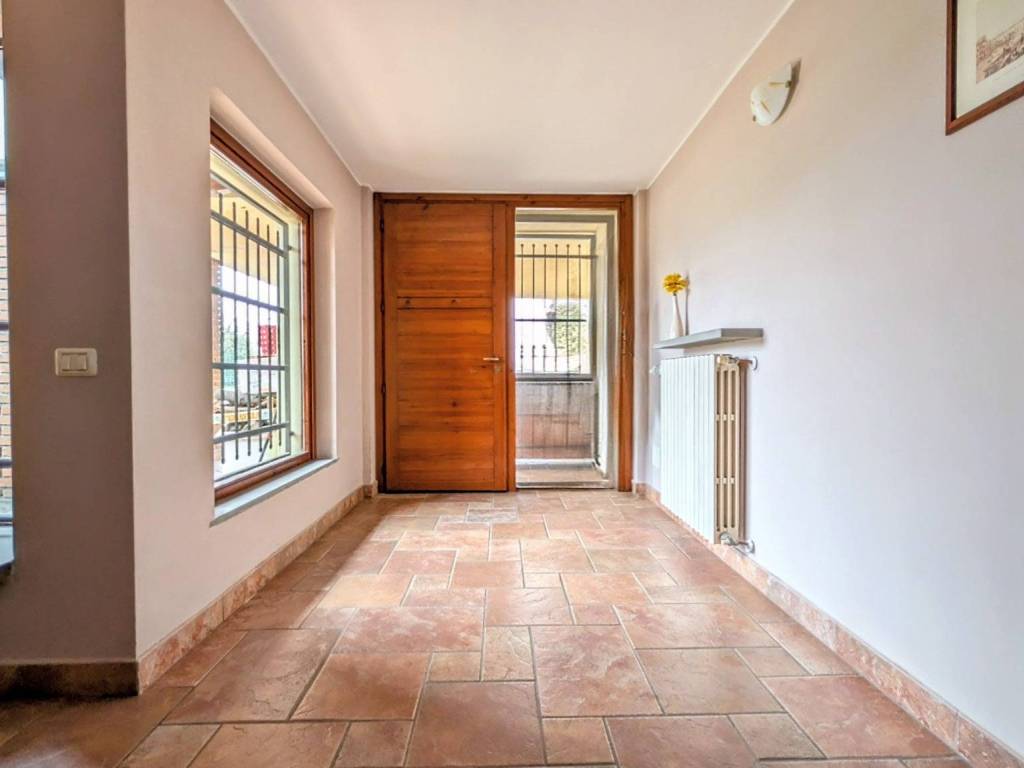 Villa a Valle salimbene in Via Motta San Damiano, 2 - Foto 2