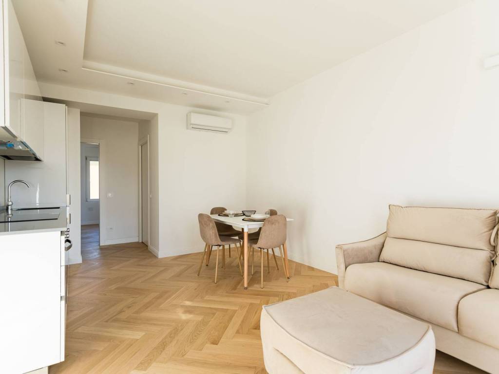 Appartamento a Milano in Via Cenisio, 42 - Foto 2