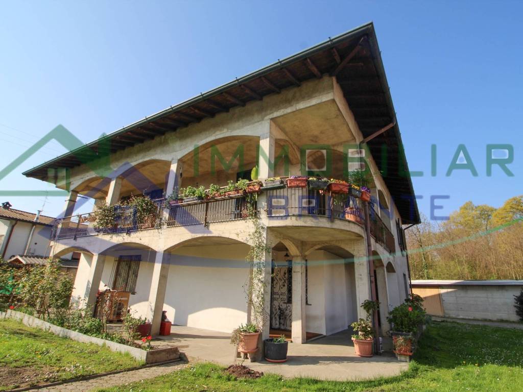 Villa a Arsago seprio in Via Alessandro Macchi, 35 - Foto 3