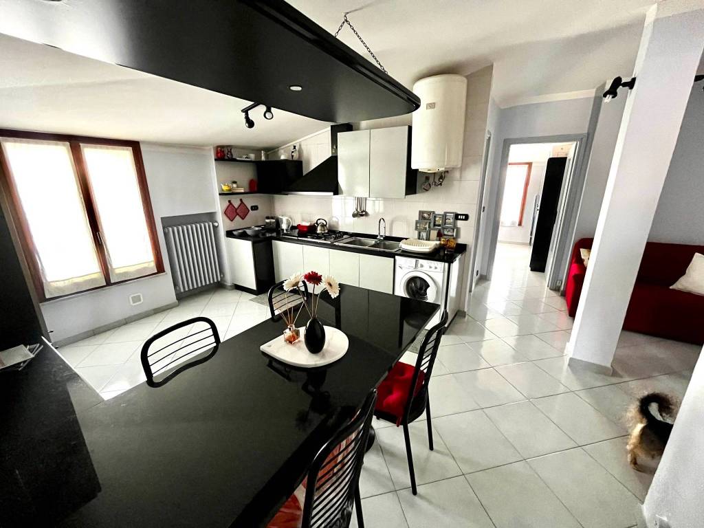 Appartamento a Beinasco in Via Dante Alighieri, 6 - Foto 2