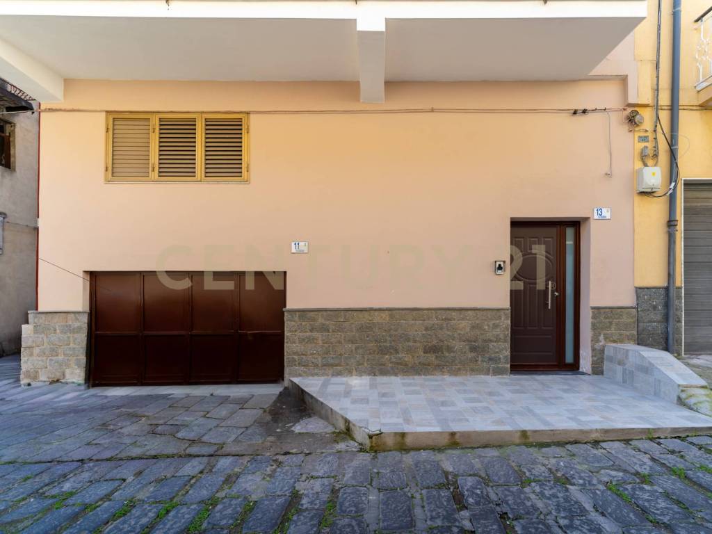 Villa a Motta sant'anastasia in Via Oberdan, 7 - Foto 2