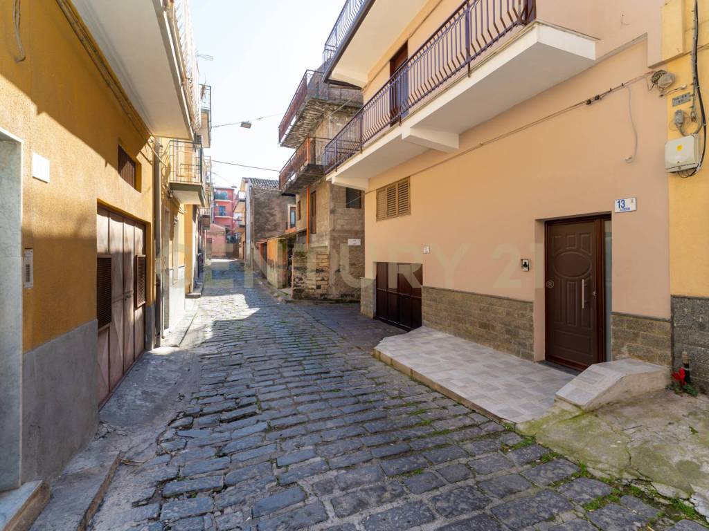 Villa a Motta sant'anastasia in Via Oberdan, 7 - Foto 3