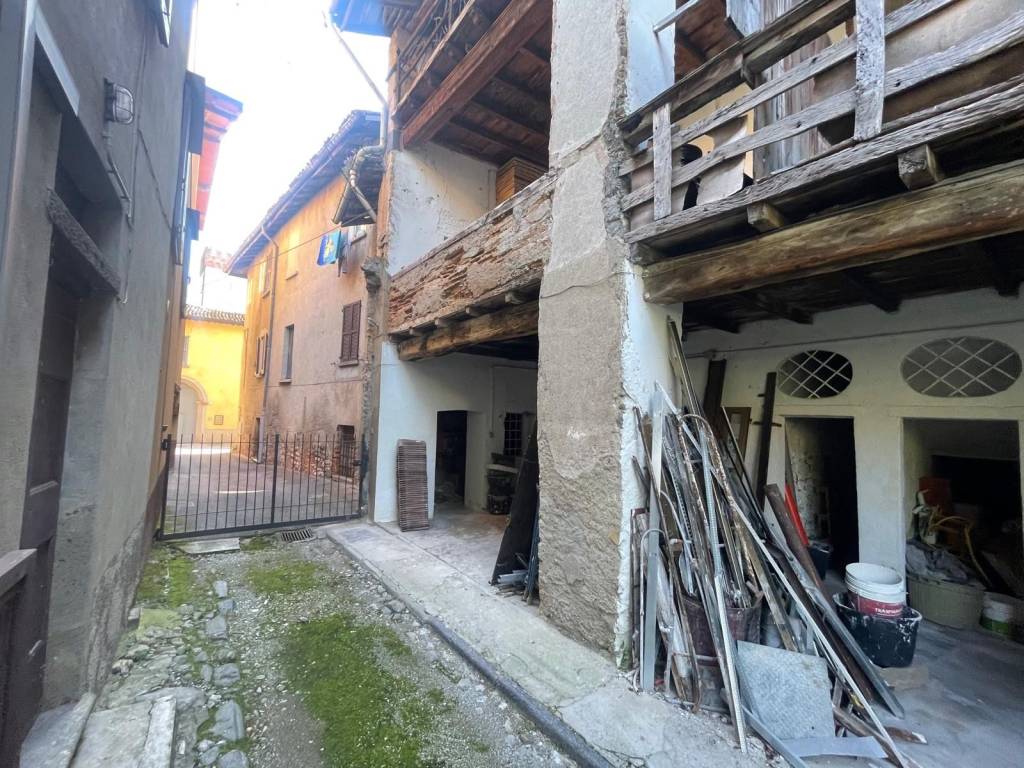 Rustico / casale a Erba in Via San Maurizio, 32 - Foto 2