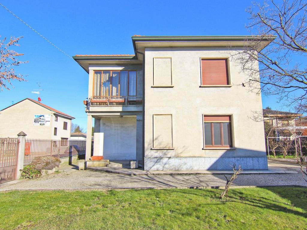 Villa a Cogliate in Via Piave, 110 - Foto 2