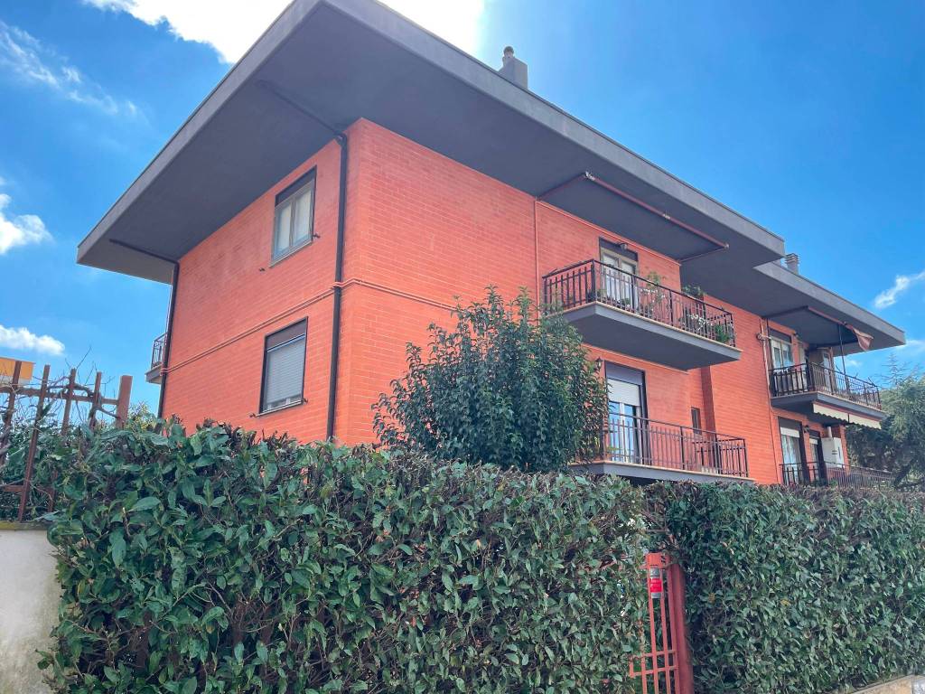 Appartamento a Ariccia in Via Giuseppe Lugli, 14 - Foto 2