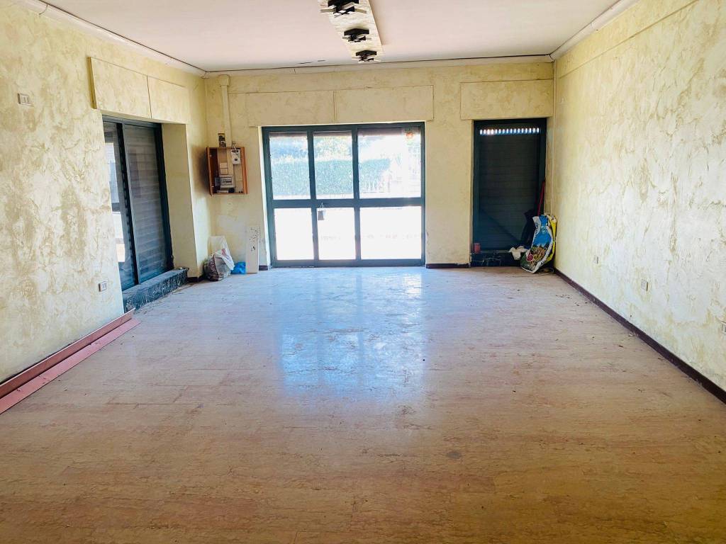 Palazzo / stabile a Tivoli in Via Rosolina, 85 - Foto 2