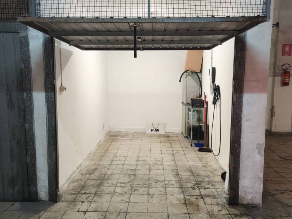 Box / garage a Roma in Via Maddaloni, 44 - Foto 2