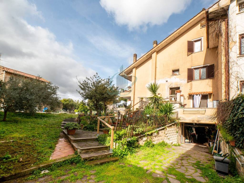 Villa a Albano laziale in Via delle Mole - Foto 2
