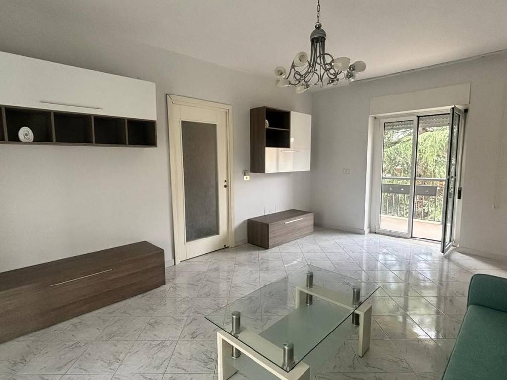 Appartamento a Caserta in Via Arrigo Boito - Foto 4