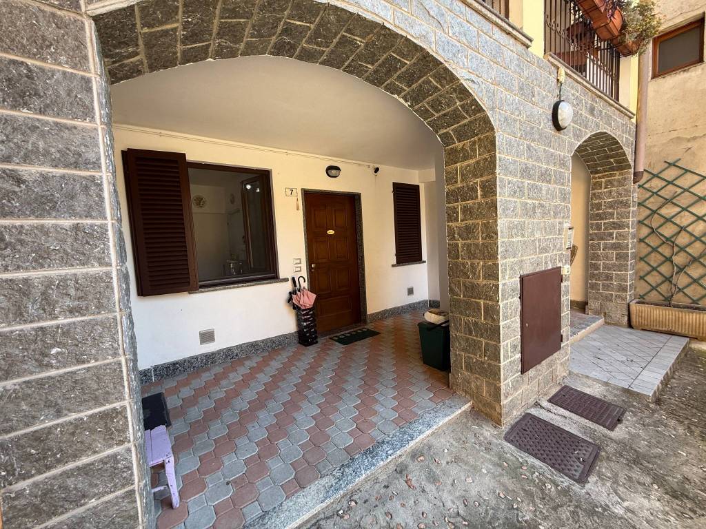 Appartamento a Eupilio in Piazza Camillo Benso di Cavour, 8 - Foto 2