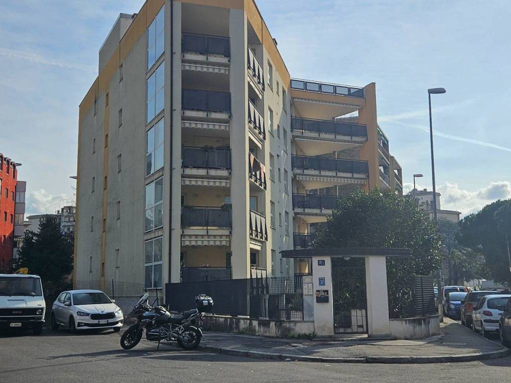 Appartamento a Trieste in Via Giuseppe Di Vittorio - Foto 2