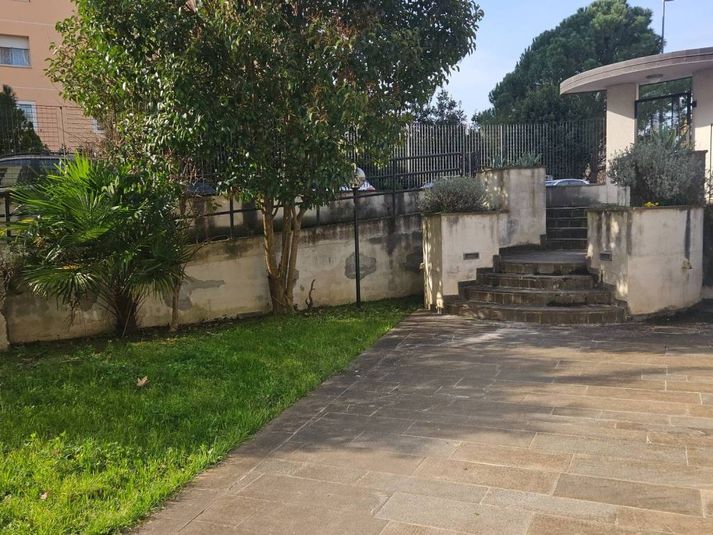 Appartamento a Trieste in Via Giuseppe Di Vittorio - Foto 3