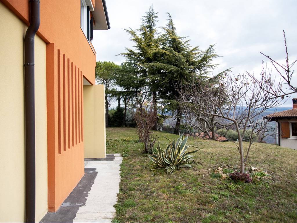 Villa a Mezzane di sotto in via antonio della torre - Foto 5