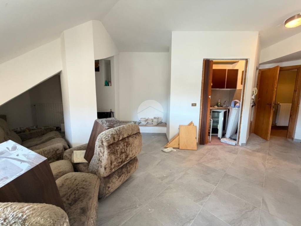 Appartamento a Rocca di mezzo in Via dell'Acqua Savia, 2 - Foto 4