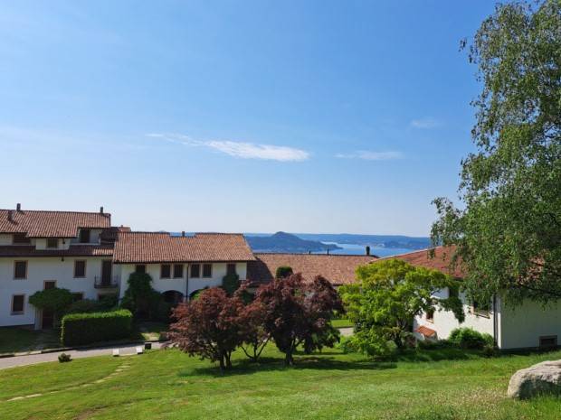 Appartamento a Lesa in Via per Comnago - Foto 3