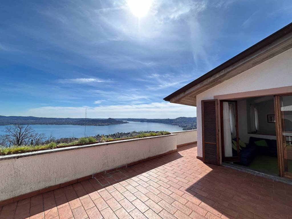 Appartamento a Lesa in Via per Comnago - Foto 5