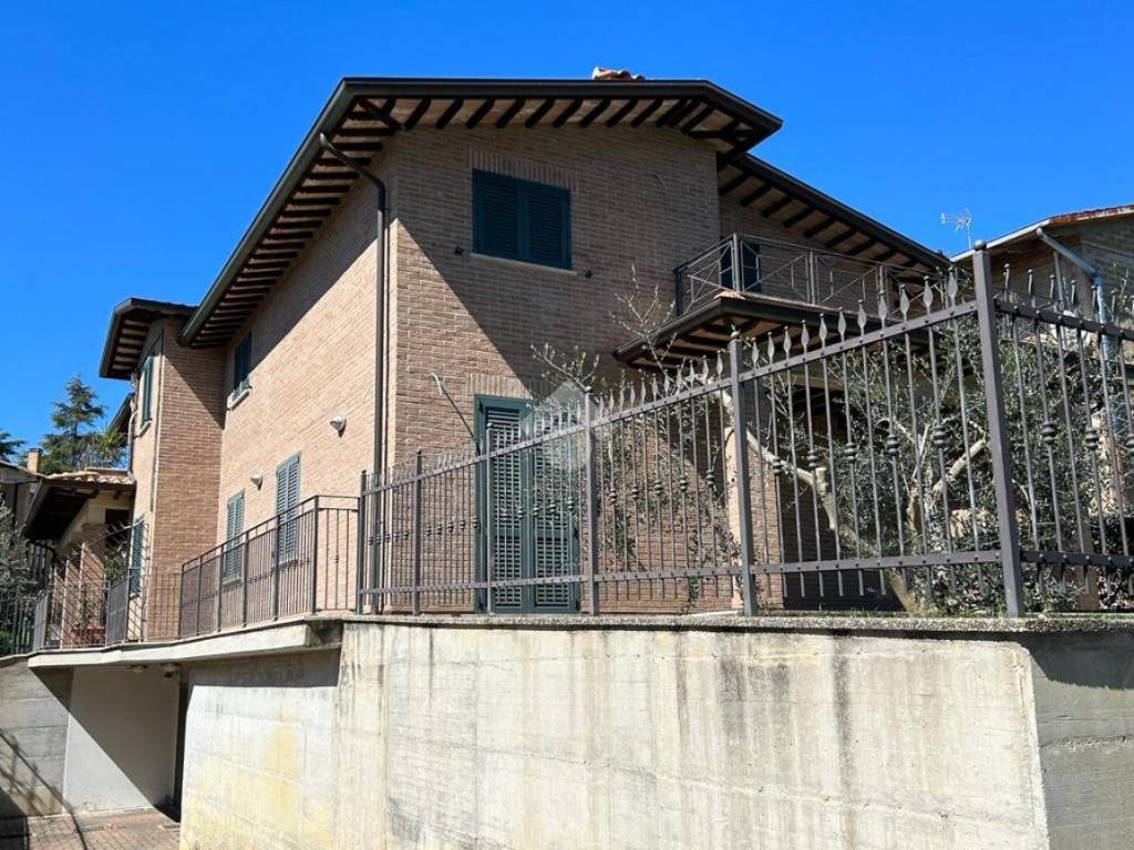 Villa a Perugia in Via Ugo Bassi - Foto 3