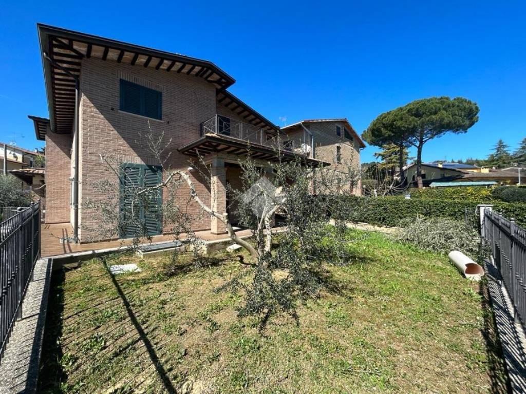 Villa a Perugia in Via Ugo Bassi - Foto 4