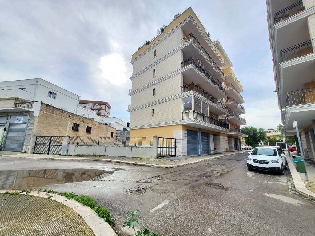 Box / garage a Triggiano in Via Giotto - Foto 4