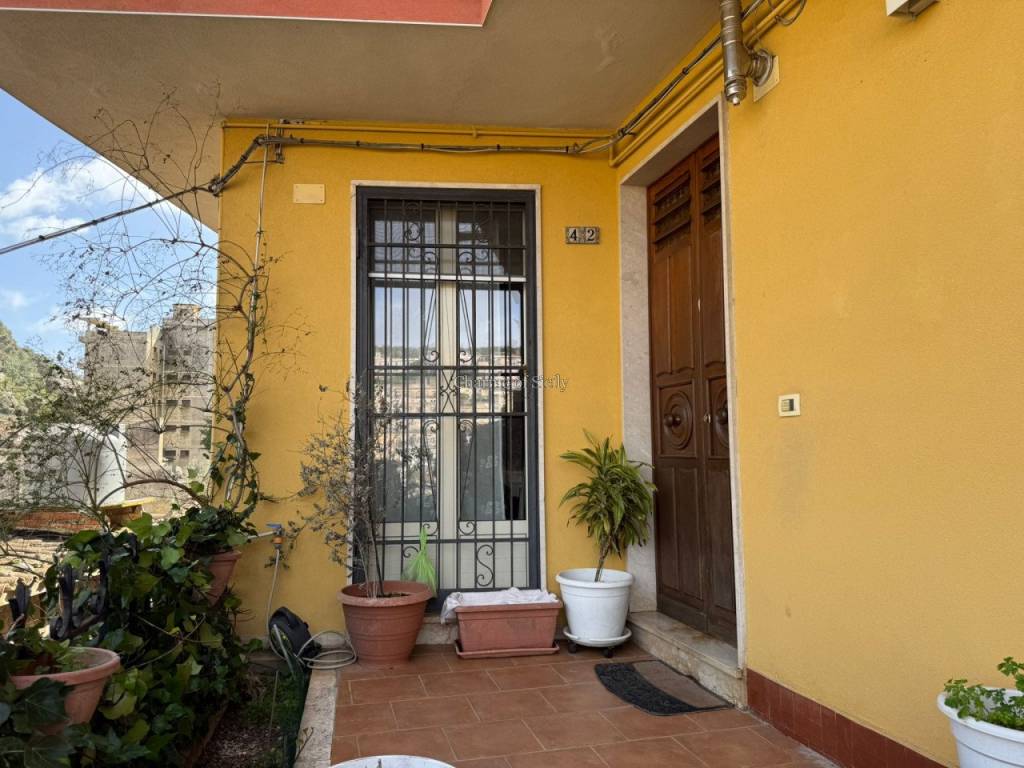 Casa indipendente a Modica in via incatasciato 42 - Foto 2