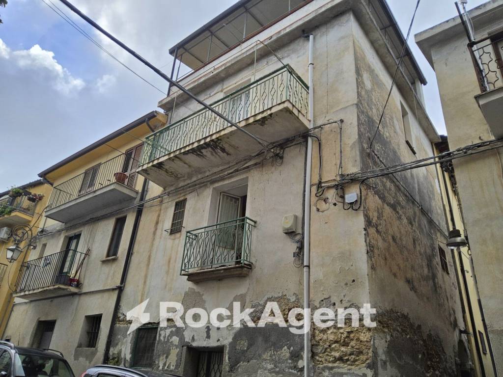 Casa indipendente a Gioiosa ionica in Via Giacomo Leopardi, 36 - Foto 2