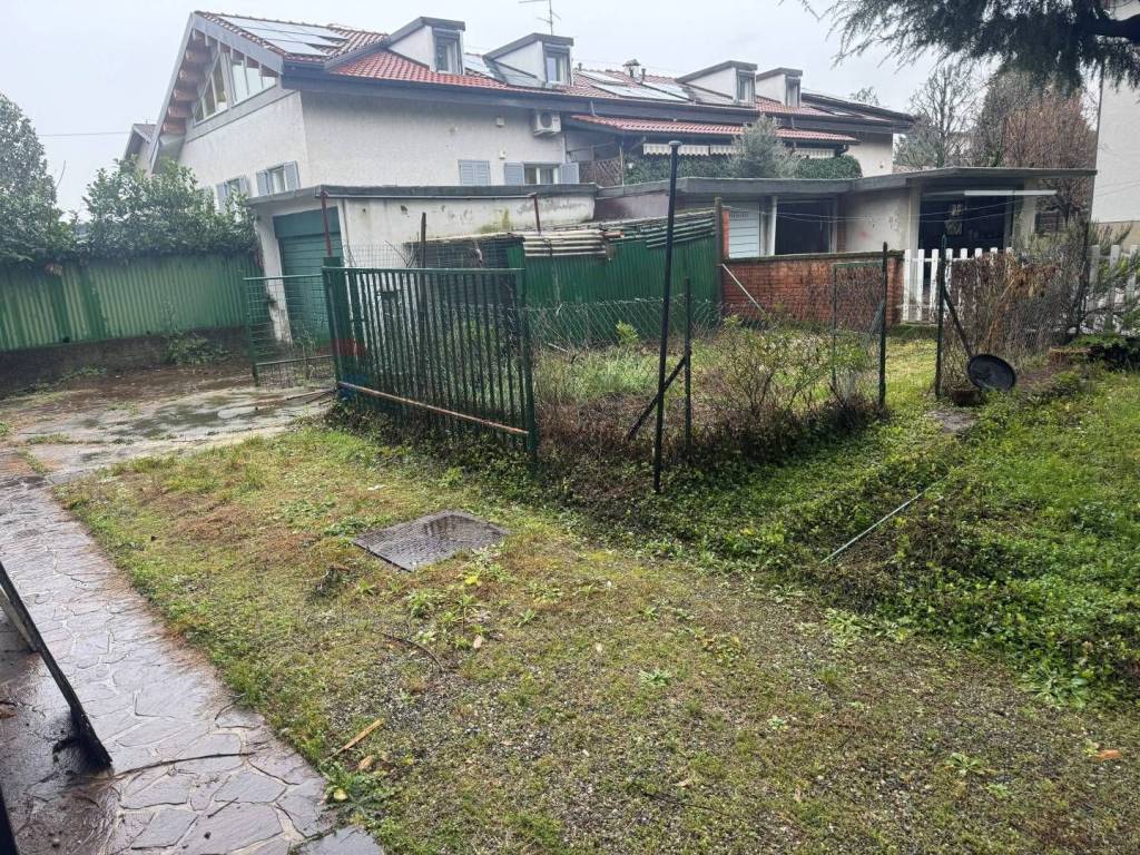 Casa indipendente a Concorezzo in VIA CAVOUR, 13 - Foto 3