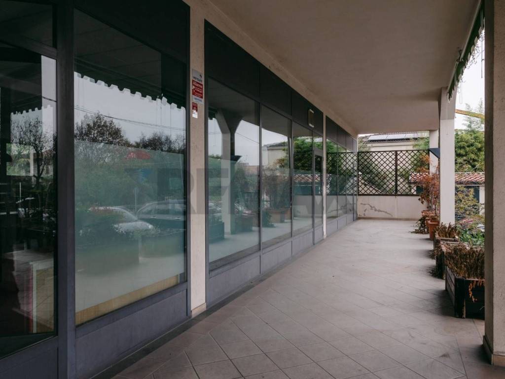 Appartamento a Cesano boscone in VIA PASUBIO, 39 - Foto 2