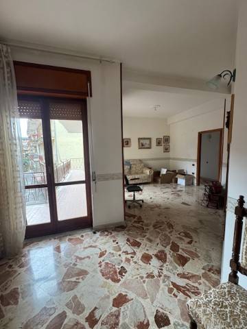 Appartamento a Cava de' tirreni in Via Luigi Ferrara - Foto 3